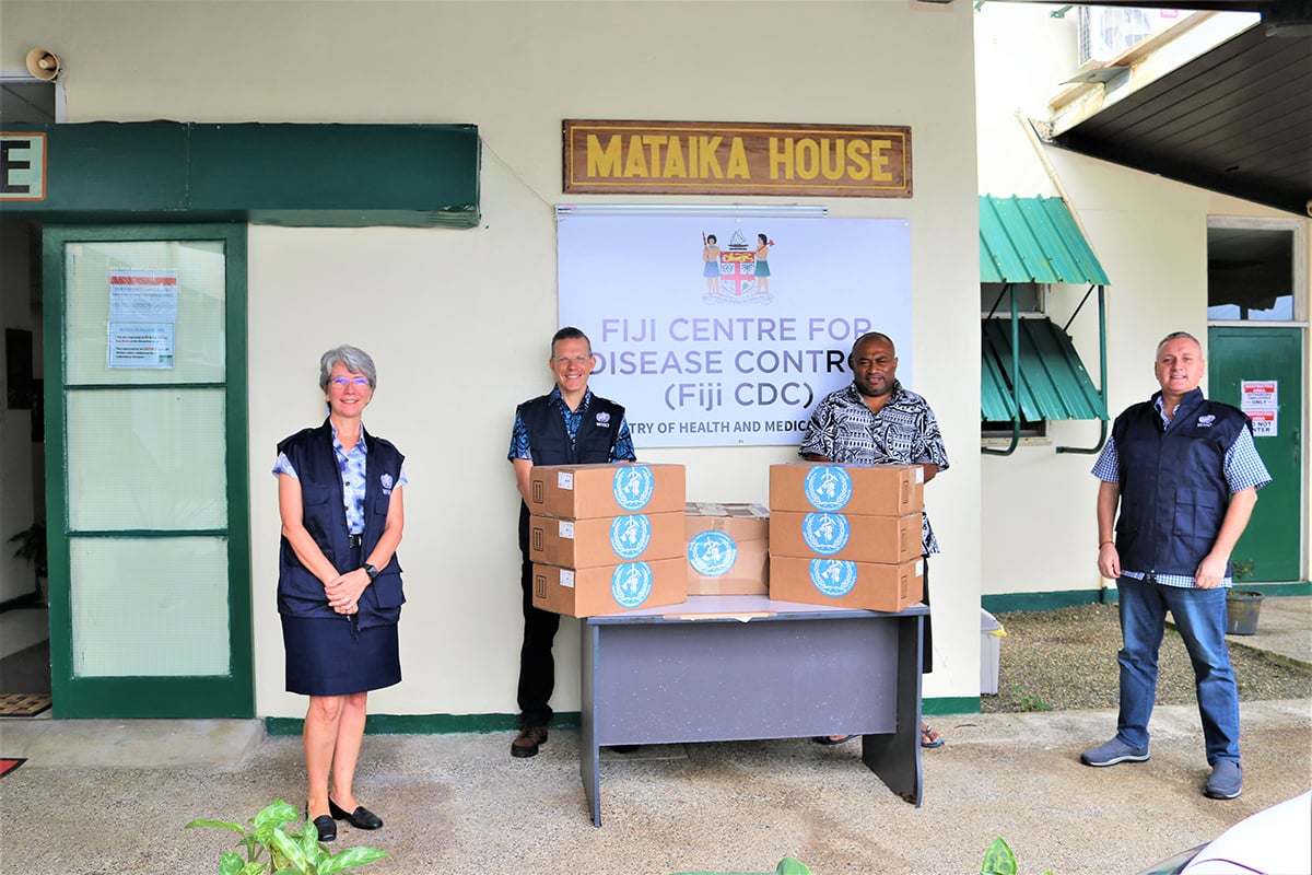 Handover ©WHO JIN NI Handover ©WHO JIN NI